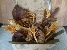 Load image into Gallery viewer, FRANKIE'S | Festive Farmyard Christmas Gift Tin